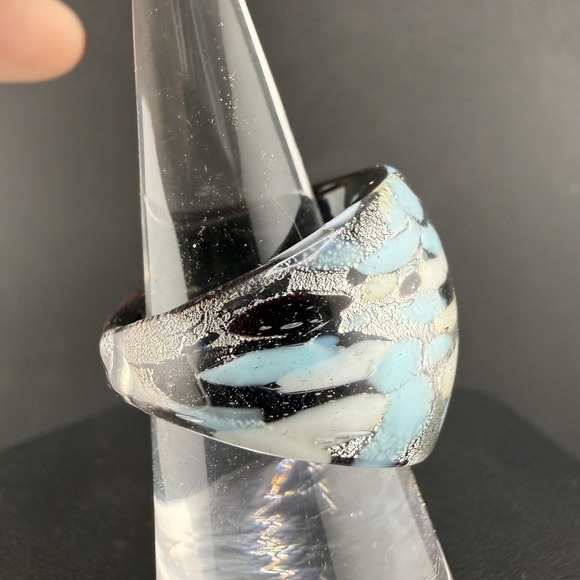 Vintage Art Glass Ring Blue White Black Size 6 - Picture 6 of 11